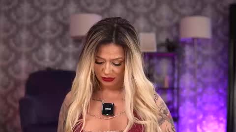 Snapshot of almavelia chatting on 02.27.26 Alma online show from 02.27.26