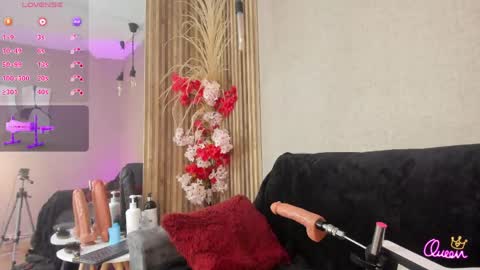 Snapshot of almazz_ chatting on 04.18.26 Santy online show from 04.18.26