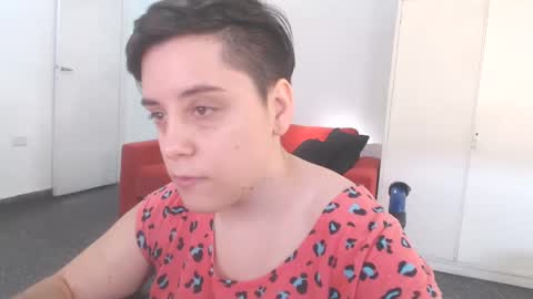 Snapshot of almondonwheels chatting on 12.10.24 Almond online show from 12.10.24