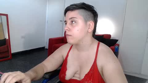 Snapshot of almondonwheels chatting on 12.19.24 Almond online show from 12.19.24