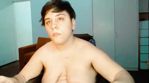 Snapshot of almondonwheels chatting on 01.11.25 Almond online show from 01.11.25