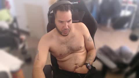 Snapshot of aloha_king chatting on 01.16.25 simplyfaded online show from 01.16.25