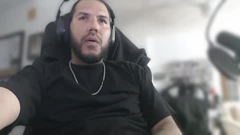 Snapshot of aloha_king chatting on 11.06.25 simplyfaded online show from 11.06.25