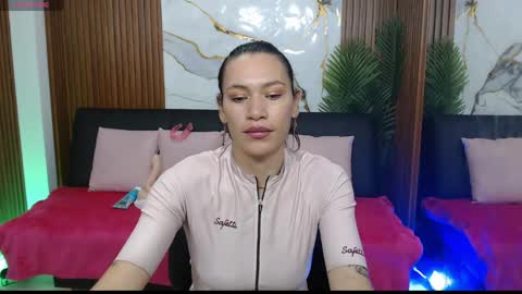 Snapshot of alonddra_tay chatting on 04.14.26 alonddra_tay online show from 04.14.26