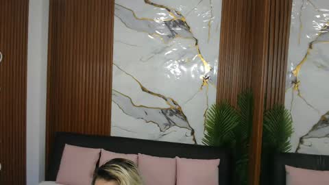 Snapshot of alonddra_tay chatting on 04.17.26 alonddra_tay online show from 04.17.26