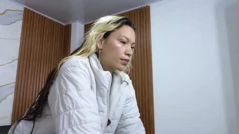 Snapshot of alonddra_tay chatting on 04.27.26 alonddra_tay online show from 04.27.26