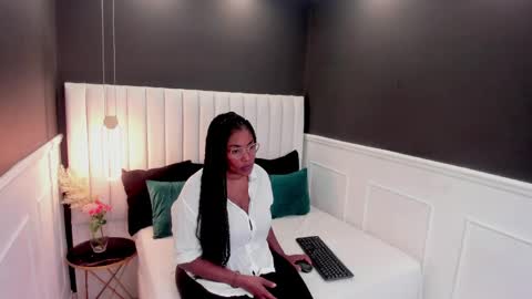 Snapshot of alondra_adams_ chatting on 05.19.26 Alondra online show from 05.19.26