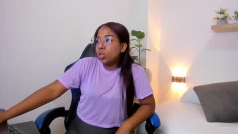 Snapshot of alondra_bernet chatting on 05.22.26 A L O N D R A online show from 05.22.26