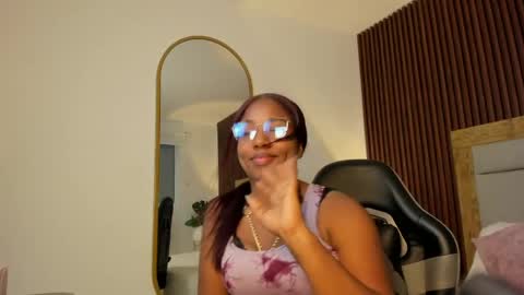 Snapshot of alondra_bernet chatting on 05.26.26 A L O N D R A online show from 05.26.26