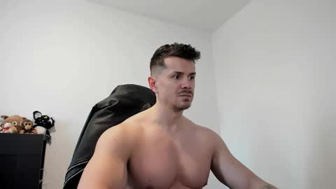 Snapshot of alphagodleatherking92 chatting on 05.08.26 LeatherMaster online show from 05.08.26