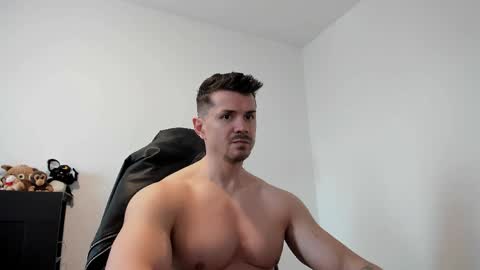 Snapshot of alphagodleatherking92 chatting on 05.09.26 LeatherMaster online show from 05.09.26