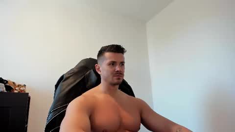 Snapshot of alphagodleatherking92 chatting on 06.19.26 LeatherMaster online show from 06.19.26