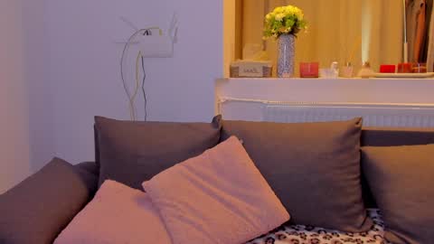 Snapshot of alphaqueenx chatting on 11.25.25 Michelle online show from 11.25.25