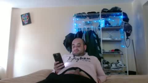 Snapshot of alphaswitchard chatting on 12.21.24 ur god online show from 12.21.24