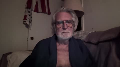 Snapshot of alphauniform chatting on 01.12.25 AlphaUniform online show from 01.12.25