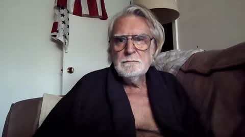 Snapshot of alphauniform chatting on 01.12.25 AlphaUniform online show from 01.12.25