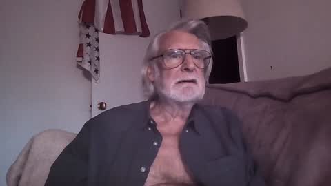 Snapshot of alphauniform chatting on 01.31.25 AlphaUniform online show from 01.31.25