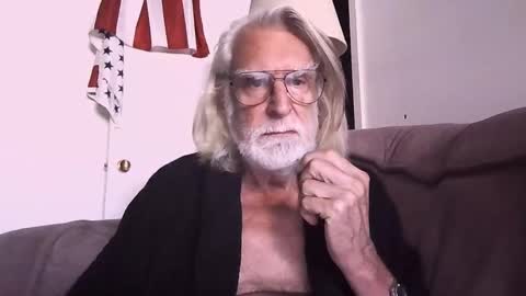 Snapshot of alphauniform chatting on 09.27.25 AlphaUniform online show from 09.27.25