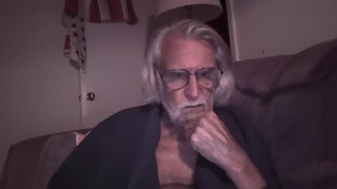 Snapshot of alphauniform chatting on 10.11.25 AlphaUniform online show from 10.11.25