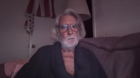 Snapshot of alphauniform chatting on 10.22.25 AlphaUniform online show from 10.22.25