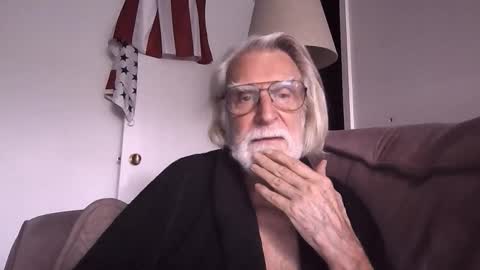 Snapshot of alphauniform chatting on 11.29.25 AlphaUniform online show from 11.29.25