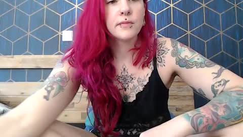 Snapshot of alternative_milf chatting on 04.06.26 Lily online show from 04.06.26