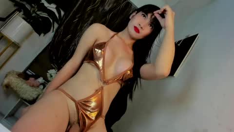 Snapshot of althea_fox chatting on 04.27.26 althea online show from 04.27.26