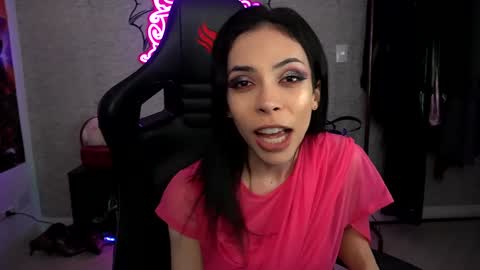 Snapshot of altsofie chatting on 12.11.24 Sofie Kimino online show from 12.11.24