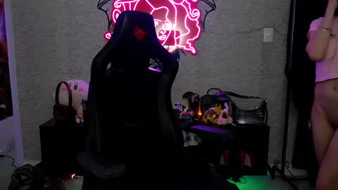 Snapshot of altsofie chatting on 12.17.24 Sofie Kimino online show from 12.17.24