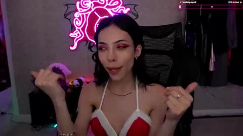 Snapshot of altsofie chatting on 12.25.24 Sofie Kimino online show from 12.25.24