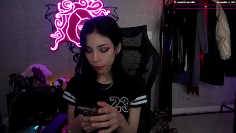 Snapshot of altsofie chatting on 12.28.24 Sofie Kimino online show from 12.28.24