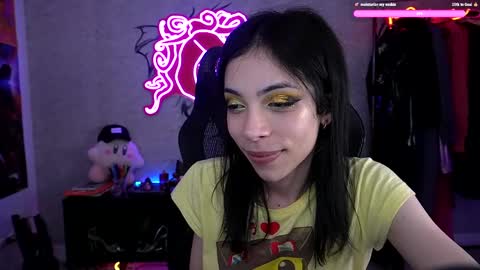 Snapshot of altsofie chatting on 01.05.25 Sofie Kimino online show from 01.05.25