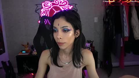 Snapshot of altsofie chatting on 01.08.25 Sofie Kimino online show from 01.08.25