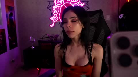 Snapshot of altsofie chatting on 02.05.25 Sofie Kimino online show from 02.05.25