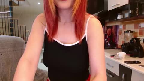 Snapshot of aly_alyce chatting on 03.11.25 Alice online show from 03.11.25