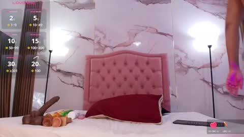 Snapshot of alyathompson chatting on 09.09.25 Alya online show from 09.09.25