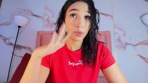 Snapshot of alyathompson chatting on 06.12.26 Alya online show from 06.12.26