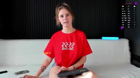 Alena online show from 10.23.25