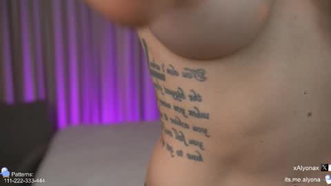 Snapshot of alyonaqueen_ chatting on 12.15.25 Alyona online show from 12.15.25