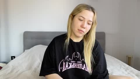 Snapshot of alyrasun chatting on 05.23.26 Al online show from 05.23.26