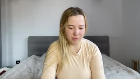 Snapshot of alyrasun chatting on 05.25.26 Al online show from 05.25.26