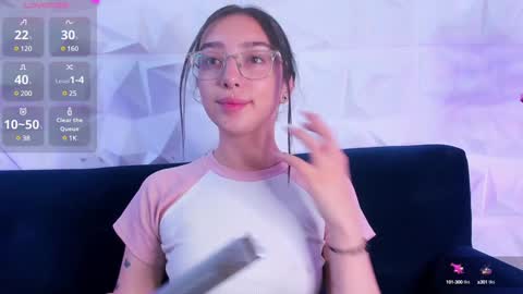 Snapshot of alys_molly chatting on 02.01.25 sopie online show from 02.01.25