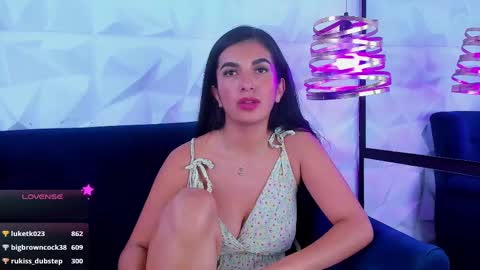 Snapshot of alys_molly chatting on 02.11.25 sopie online show from 02.11.25