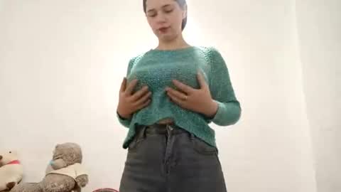 Snapshot of alysaadley chatting on 12.21.25 Zara online show from 12.21.25