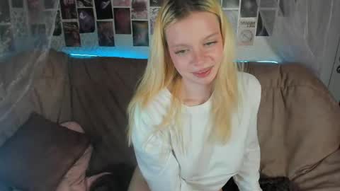 Alysa   7GMT  online show from 04.12.26