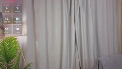 Snapshot of alyshaplescia chatting on 04.29.26 Mona online show from 04.29.26