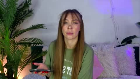 Snapshot of alyson_huxley chatting on 06.29.26 Alyson online show from 06.29.26