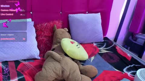 Snapshot of alyson_skyler chatting on 10.03.25 allyson online show from 10.03.25