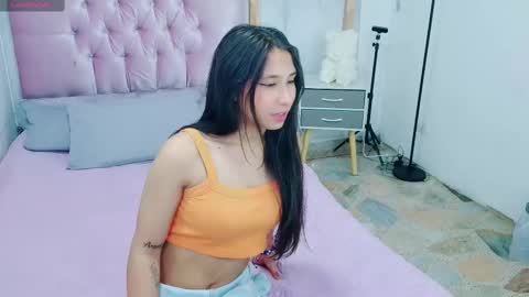 Snapshot of alyssa_oli chatting on 12.18.24 alyssa_oli online show from 12.18.24