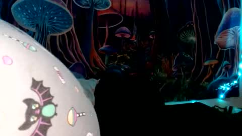 Snapshot of alyssaarcane chatting on 12.22.25 alyssaarcane online show from 12.22.25